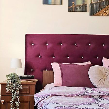 Best Two Room Apartment Mukacheve Bagian luar foto