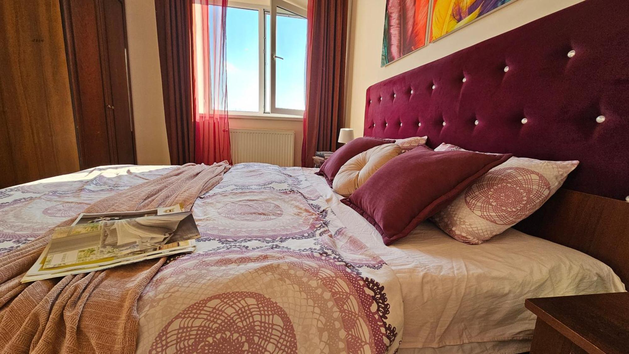 Best Two Room Apartment Mukacheve Bagian luar foto
