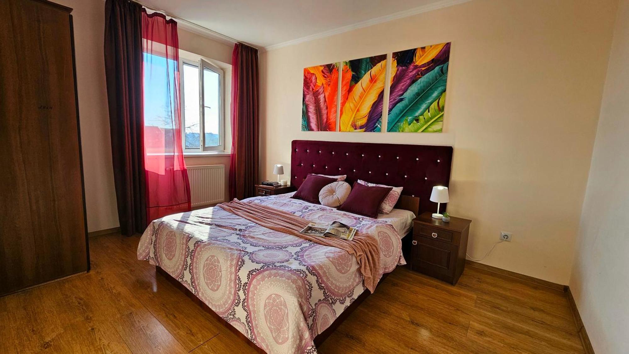 Best Two Room Apartment Mukacheve Bagian luar foto