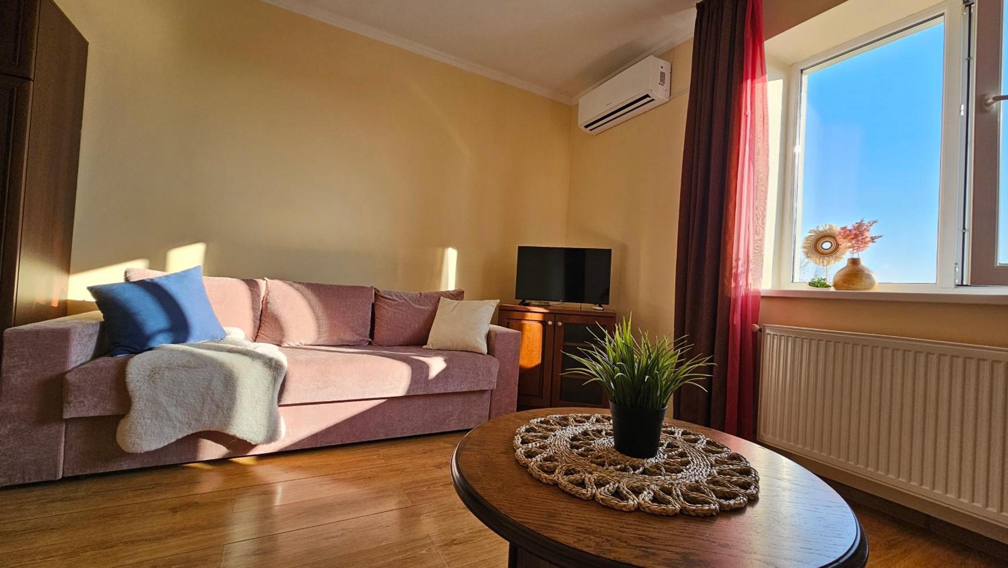 Best Two Room Apartment Mukacheve Bagian luar foto