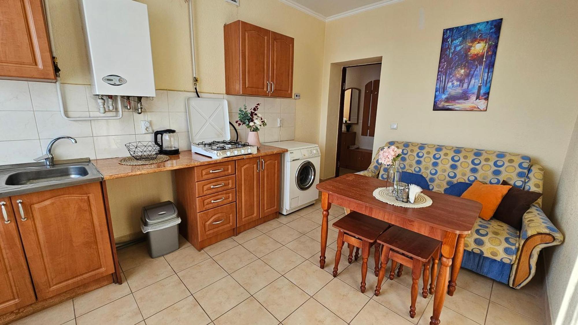 Best Two Room Apartment Mukacheve Bagian luar foto