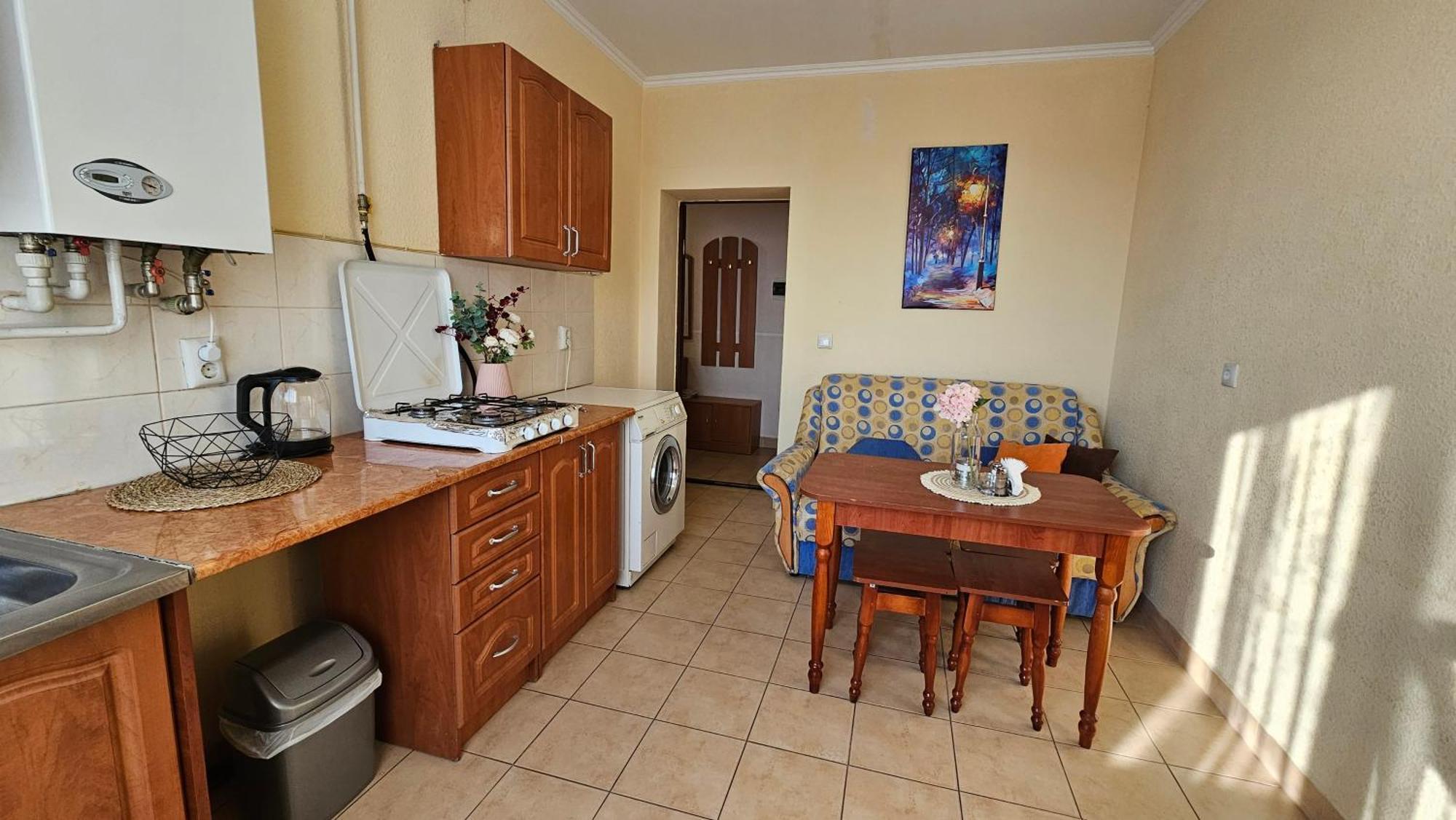 Best Two Room Apartment Mukacheve Bagian luar foto