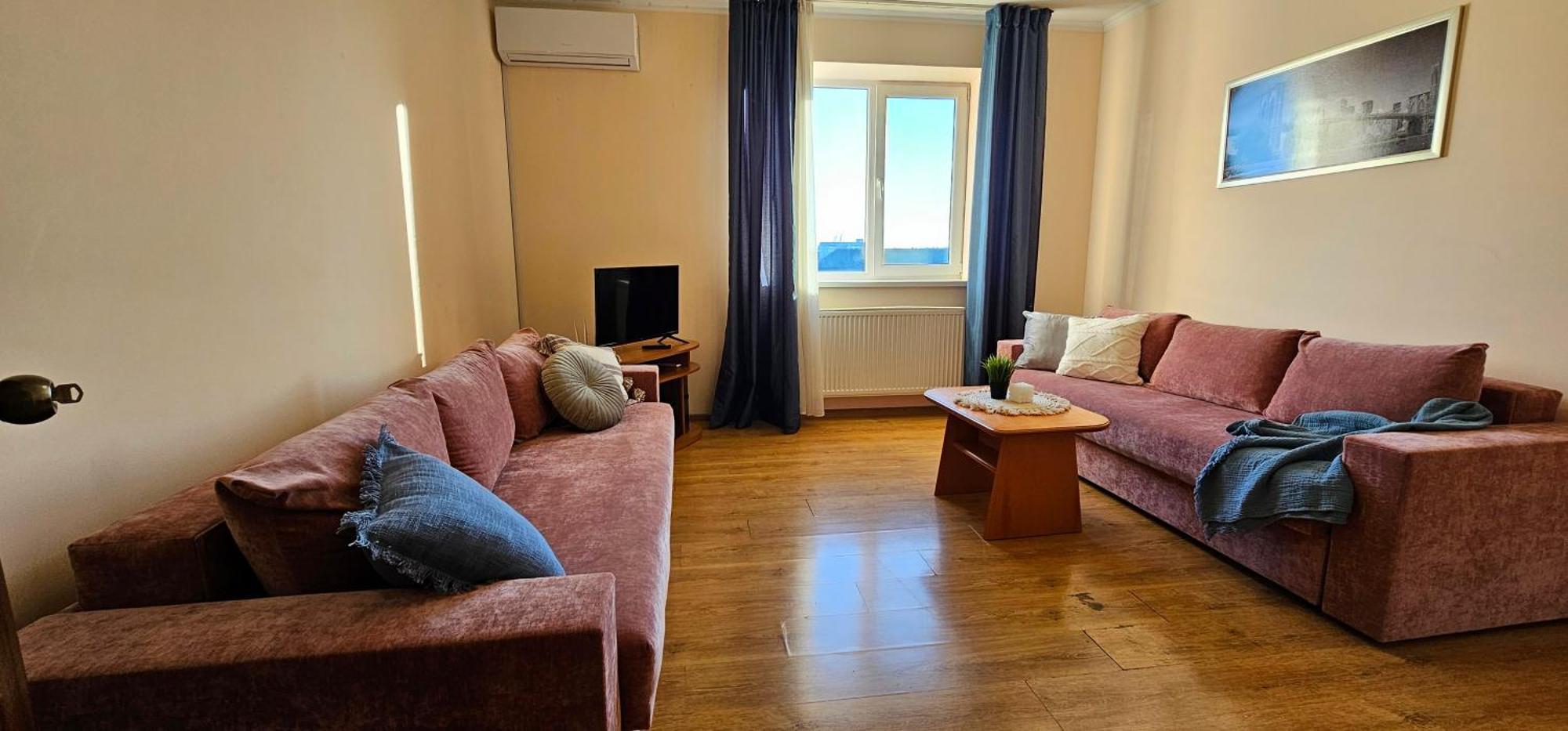 Best Two Room Apartment Mukacheve Bagian luar foto